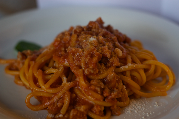 Bigoli al torchio alla mantovese (fresh pasta with tomato sausage sauce)