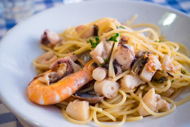 Spaghetti ai frutti di mare (seafood spaghetti)