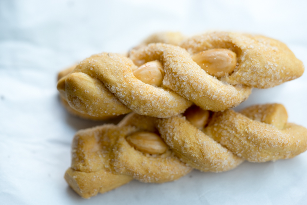 We also found these amazing Apulian biscuits in a nearby shop: intorchiate di mandorle (braided almond biscuits)