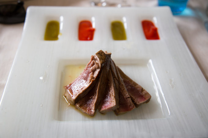 Tagliata di tonno con marmellata di peperone (tuna with pepper marmalade)