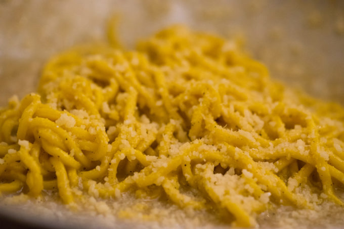 Cacio e pepe (pasta with pecorino cheese and black pepper)