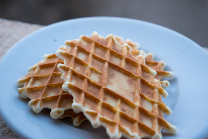 Ferratelle (anise-flavoured waffle biscuits typical of Abruzzo) which can be served with icing sugar, sandwiching grape jam or rolled and stuffed with sweet saffron-flavoured ricotta, custard or chocolate custard