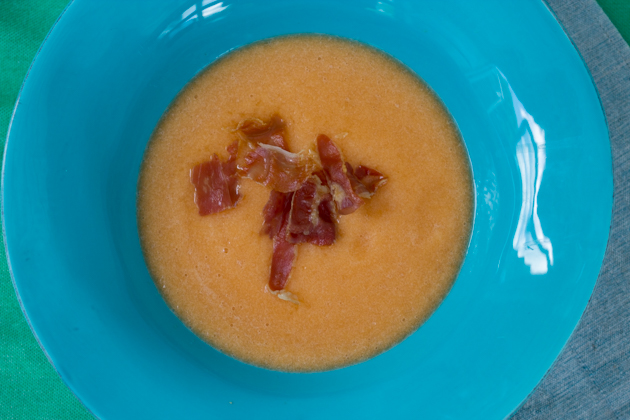Cold melon soup with prosciutto crisps