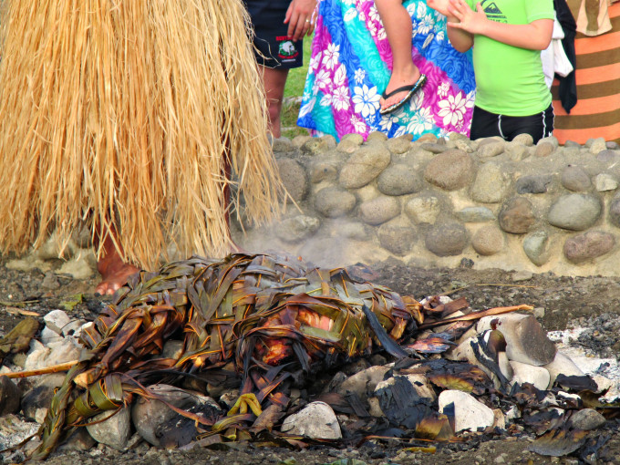 Fijian earth oven by CamliaTWU